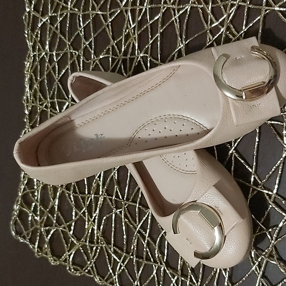 Girl Shoe Size 3 - Picture 2 of 2